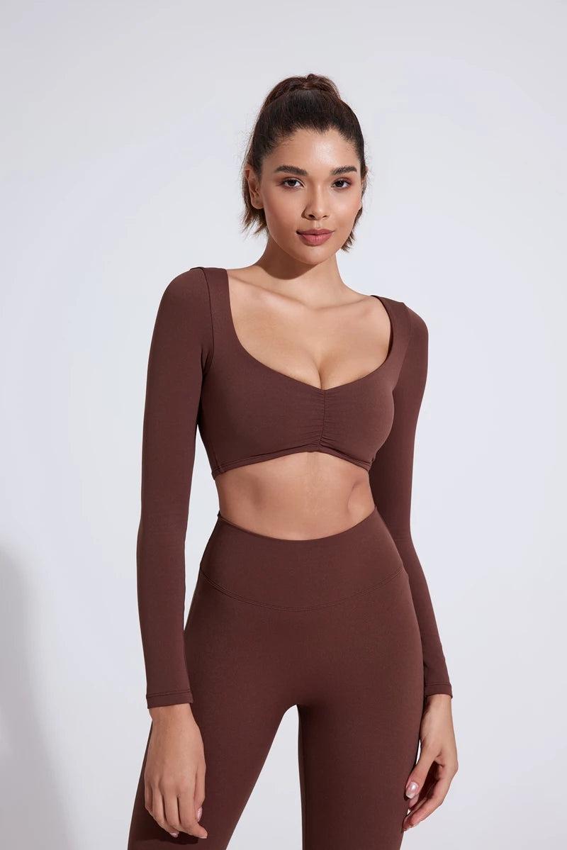 Long sleeved T-shirt tight pleated sports top